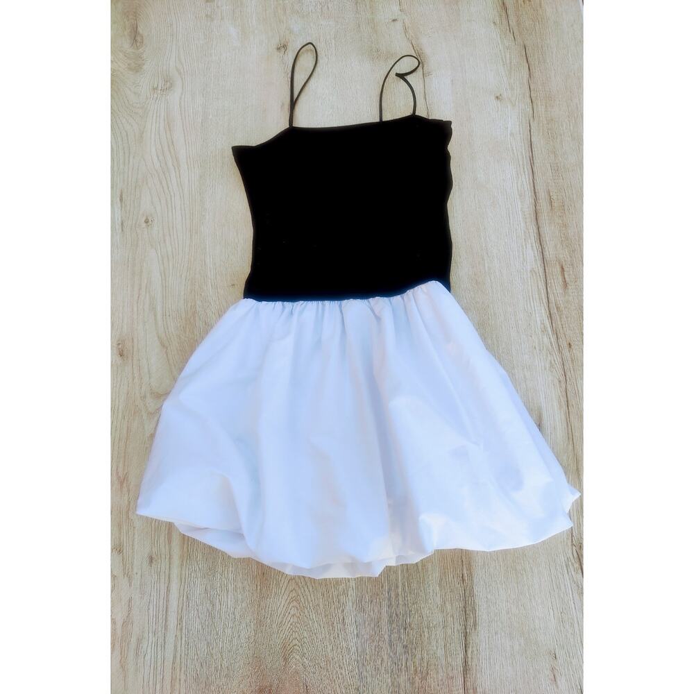 Colorblock Dress Womens Small Black White Velvet Bubble Hem‎ Mini Party Cocktail